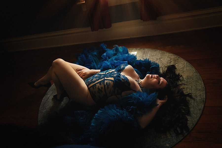 st louis boudoir photography studio dark room 0001