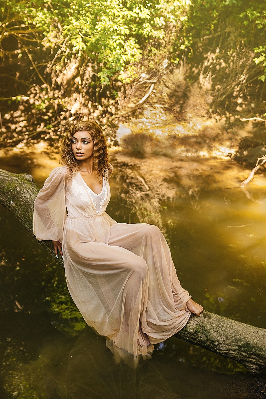 beautiful creek boudoir photos session 0004