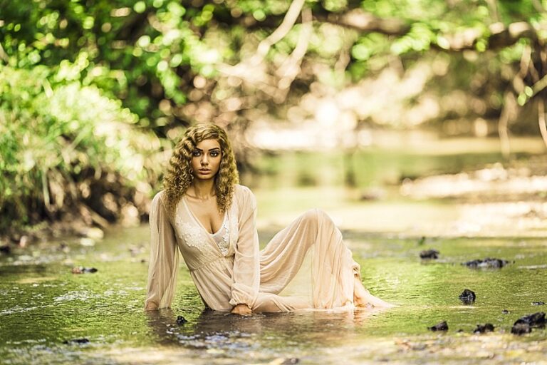 beautiful creek boudoir photos session 0010